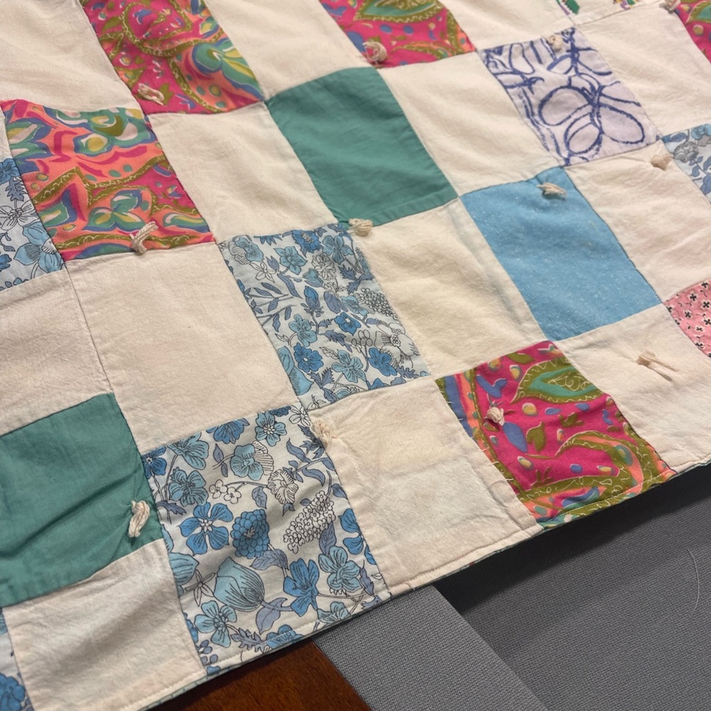 Patchwork Quilt with Multicolor Design - Picture 14 of 14